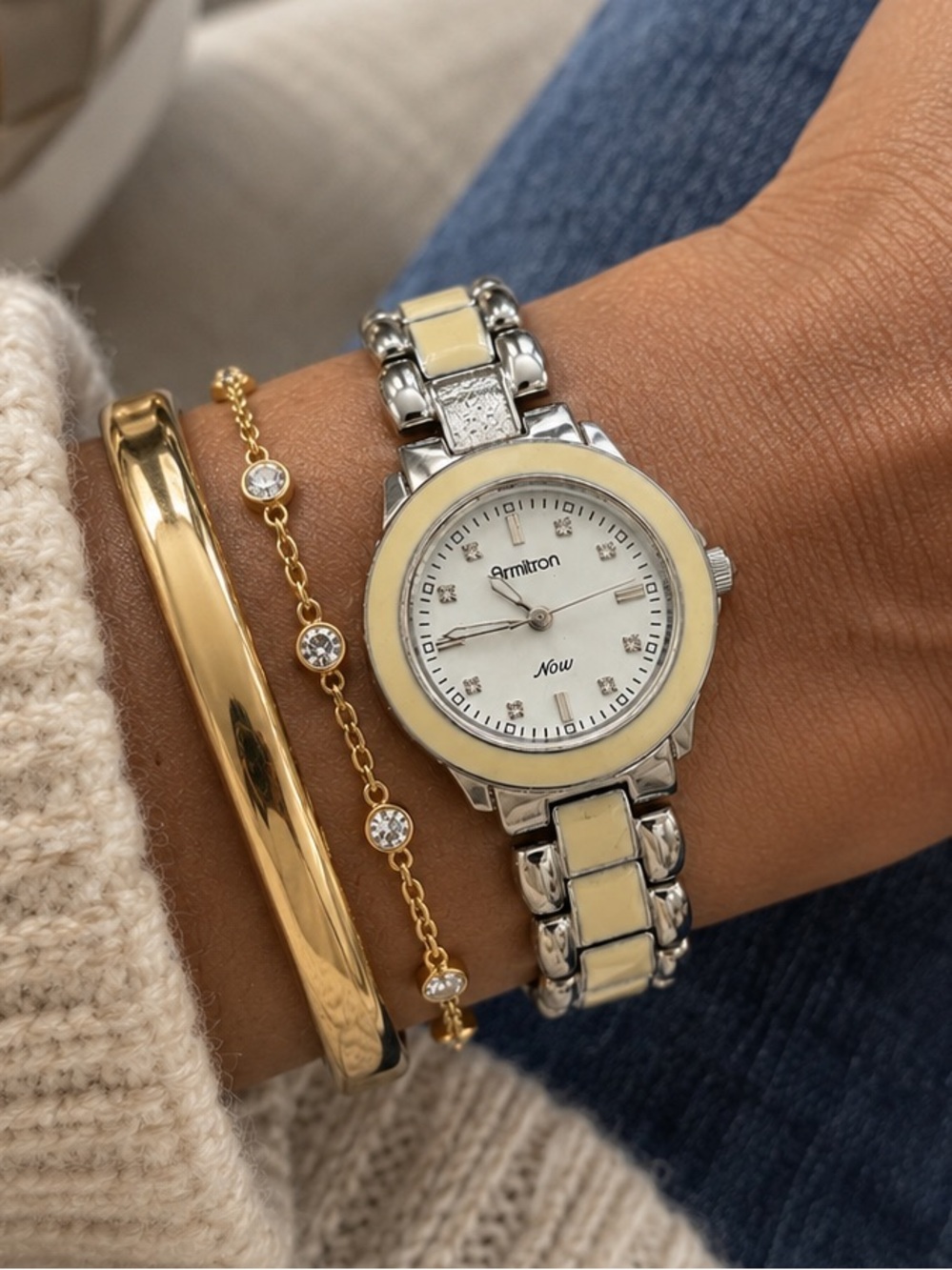 Armitron Now 75/3888SV Womens Watch Cream Enamel Bezel Silver Tone Bracelet Runs